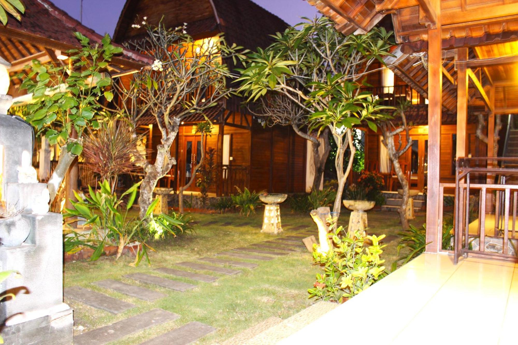 Boga Segara Villa And Resto Batununggul Exterior photo